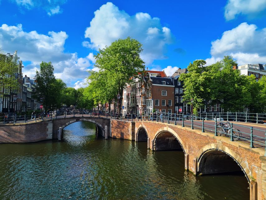 Amsterdam: Private Pedicab Historical Sightseeing Tour - Why a pedicab works well in central Amsterdam