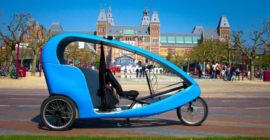 Amsterdam: Private Pedicab Historical Sightseeing Tour - Zeedijk and Chinatown reveal the older city