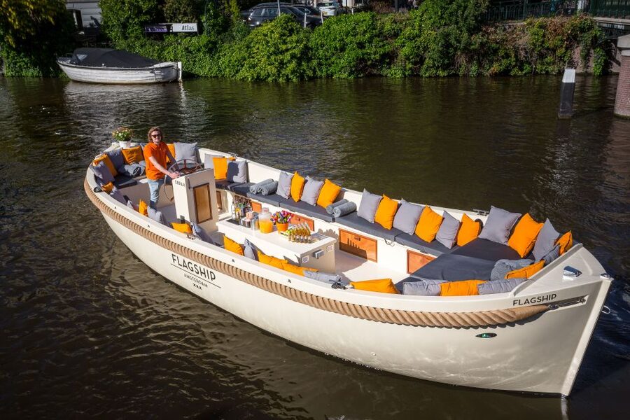 Amsterdam: Private Prosecco Canal Cruise Tour - Practical details that affect your day