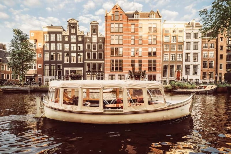 Amsterdam: Private Romantic Canal Cruise w. Prosecco/Snacks - Staalmeestersbrug and the romantic storytelling