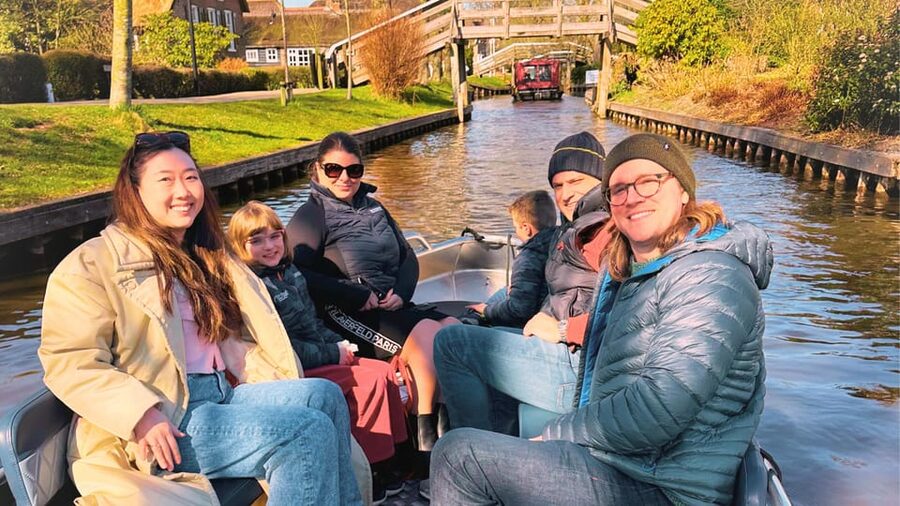 Amsterdam: Private Tour Giethoorn, Zaanse Schans Local Guide - Is $1,063 good value?