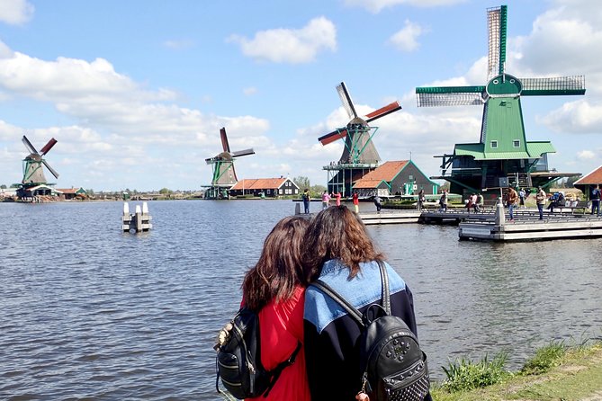 Amsterdam private tour to windmills, cheese farm and villages - Monnickendam: harbor views and lunch time