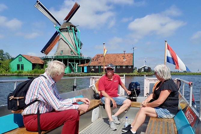 Amsterdam private tour to windmills, cheese farm and villages - Broek in Waterland: quiet streets and wooden houses