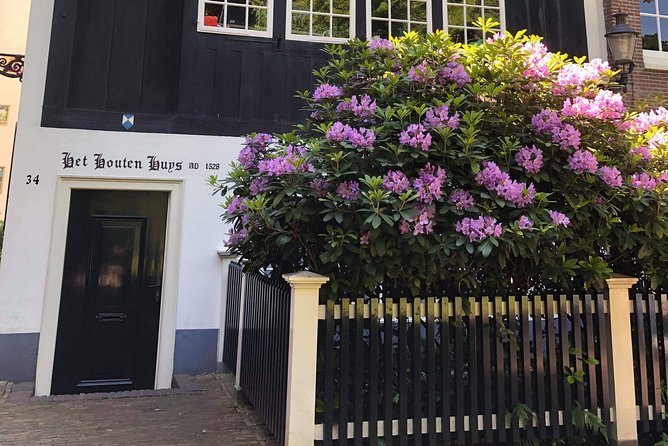 Amsterdam Private Walking Tour of Famous Painters - In ’t Aepjen: drinks, games, and Jan Steen’s Amsterdam