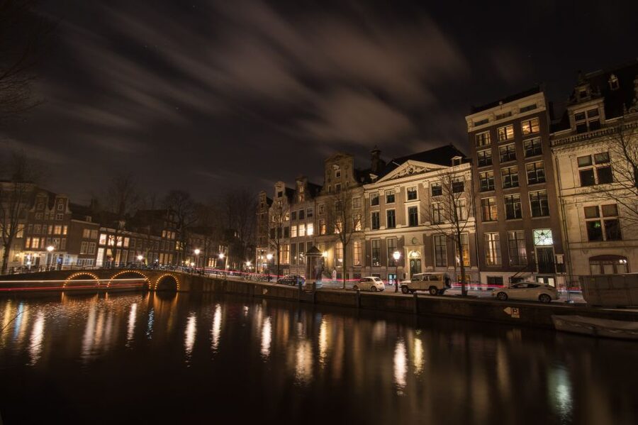 Amsterdam Private Welcome Tour with a Local Guide - Starting at your hotel or Airbnb in Amsterdam