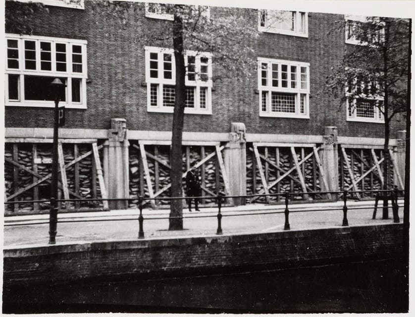 Amsterdam: Private World War Two History Walking Tour - Why this walk feels different from a museum visit