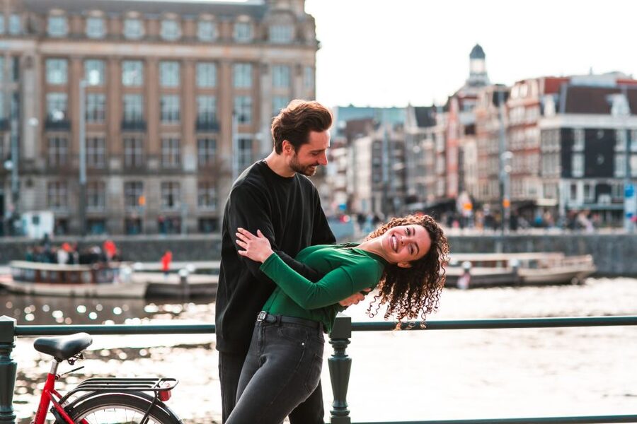 Amsterdam: Professional photoshoot at Centraal Station - What you receive after the shoot