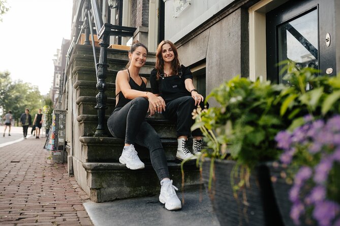 Amsterdam: Professional Photoshoot at the Canals - Who Gets the Most Value From This Session