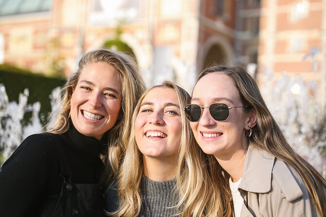 Amsterdam: Professional Rijksmuseum & Museumplein Photoshoot - Meeting at Museumplein 4
