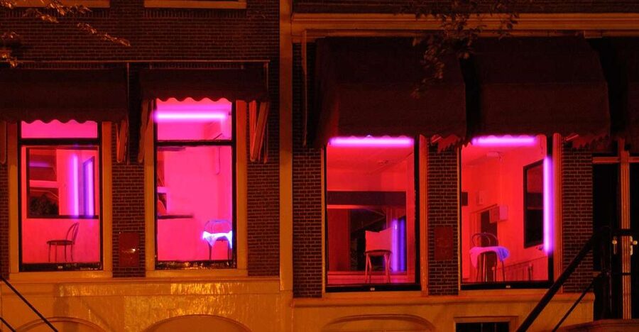 Amsterdam: Red Light District 1-hour Smartphone Audio Tour - Ons’ Lieve Heer op Solder and the city behind closed doors