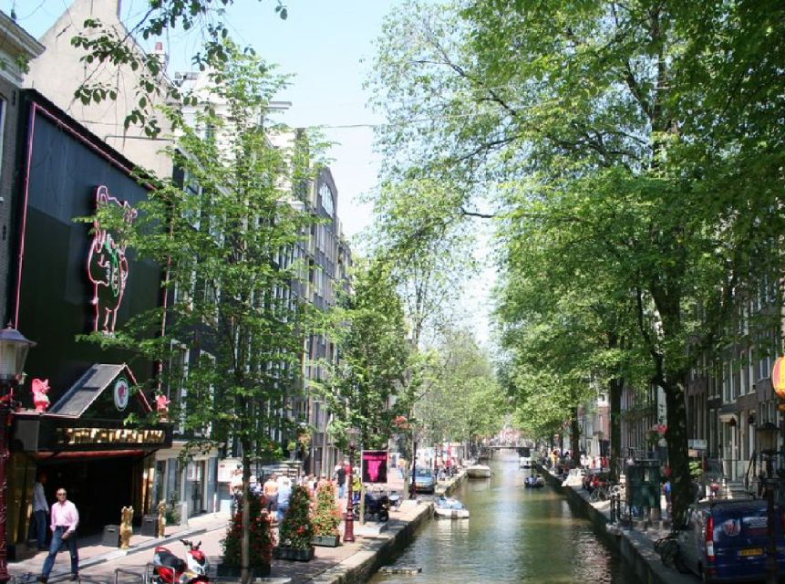 Amsterdam: Red Light District and Coffeeshop tour - Zeedijk and Amsterdam’s Chinatown