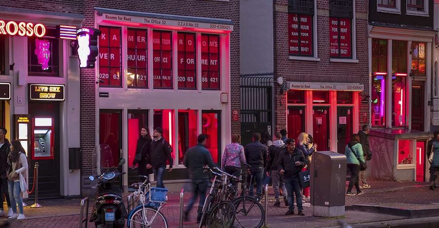 Amsterdam Red Light District and Old Town Walking Tour - Red-lit windows, bars, and nightclubs