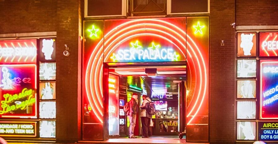 Amsterdam Red Light District & Coffee Shop Tour - Chinatown, Zeedijk, and the Schreierstower
