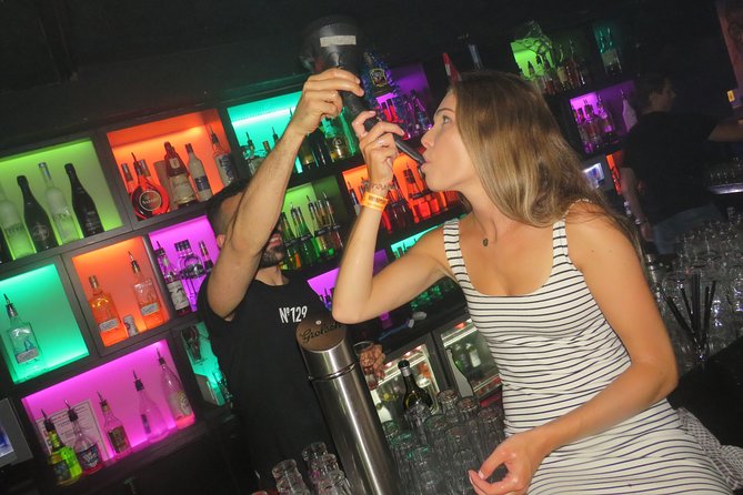 Amsterdam Red Light District Pub Crawl - Group size, age, and solo safety