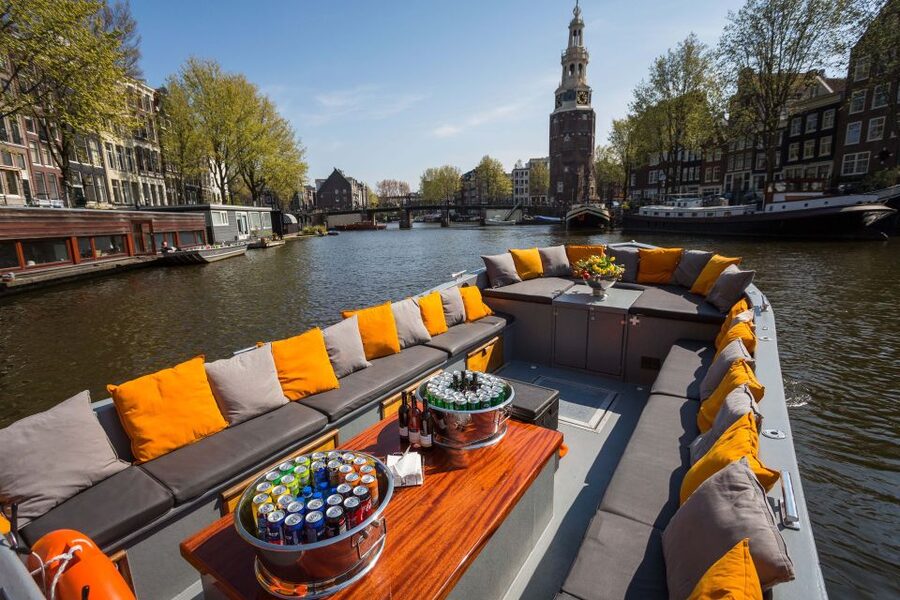 Amsterdam: Red-Light District Pub Crawl and Booze Boat Tour - Is this a good choice for your Amsterdam night?
