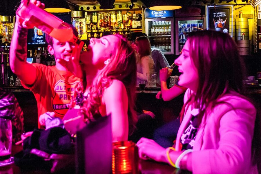 Amsterdam: Red Light District Pub Crawl with Unlimited Shots - What the $24 Amsterdam pub crawl really offers