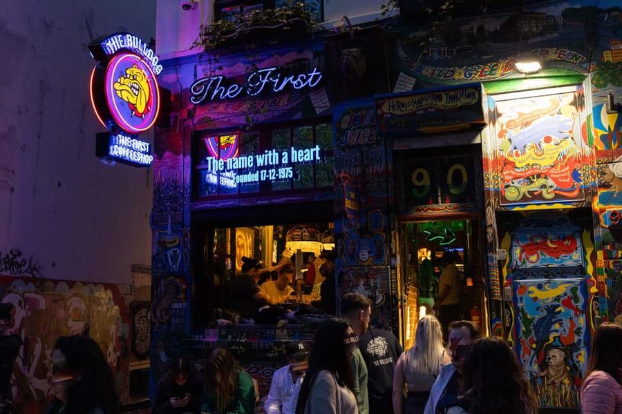 Amsterdam: Red Light District Tour in German/English/Italian - Nieuwmarkt and the walk back to Dam Square
