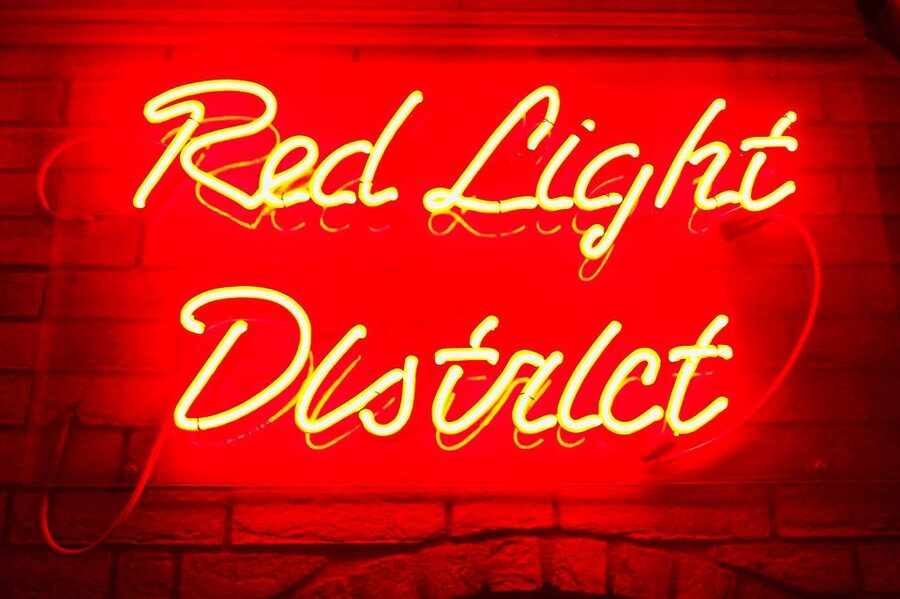 Amsterdam: Red Light District Walking Tour - Chinatown and the everyday side of the district