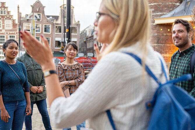 Amsterdam Red Light District Walking Tour in EN/DE/IT/ES - What this walking tour is really about