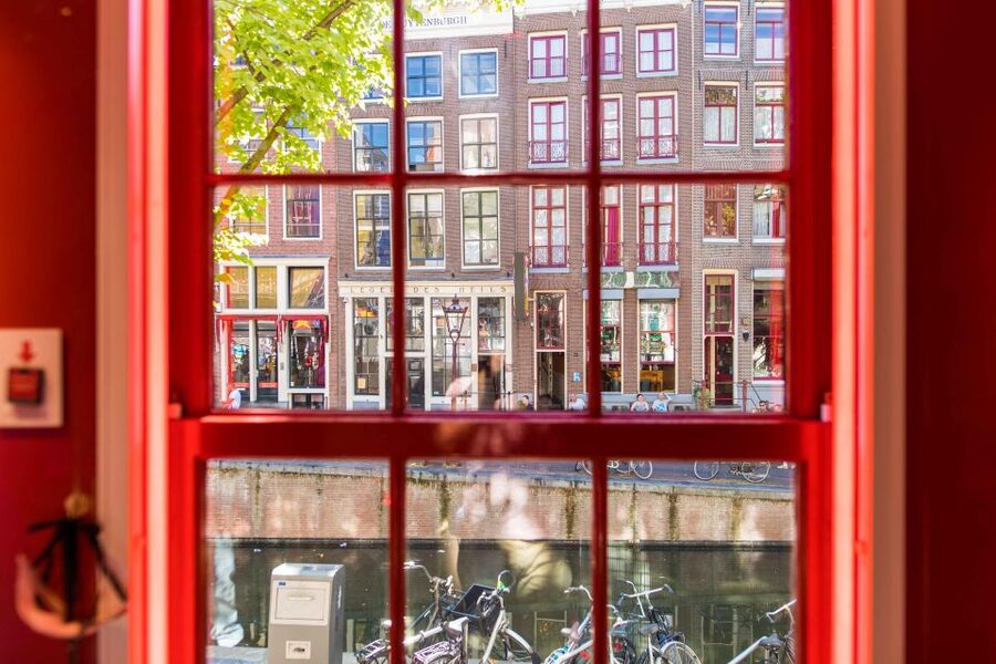 Amsterdam: Red Light Secrets Museum and 1-Hour Canal Cruise - The canal cruise starts with a separate step