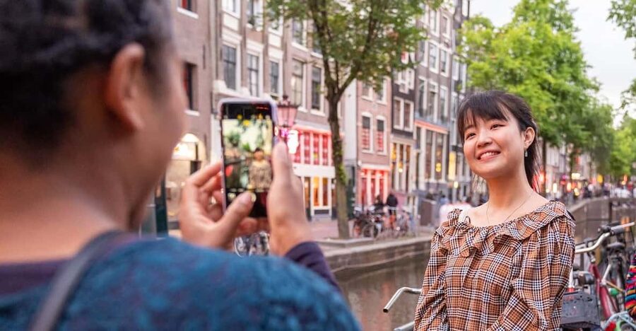 Amsterdam: Red Light Tour Exclusive + Peep Show - What this Red Light District tour is really about