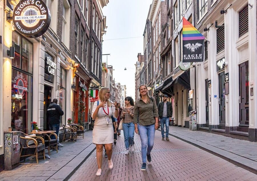 Amsterdam: Red Light Tour Exclusive + Peep Show - Timing, weather, age, and basic rules