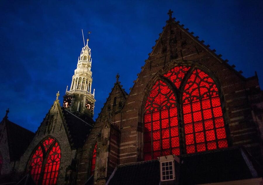 Amsterdam: Red Light Tour Exclusive + Peep Show - The optional live peep show