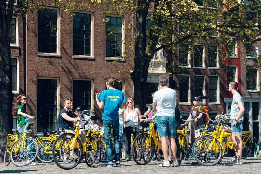 Amsterdam: Relaxed City Highlights Guided Bike Tour - Why this bike tour works as an Amsterdam introduction