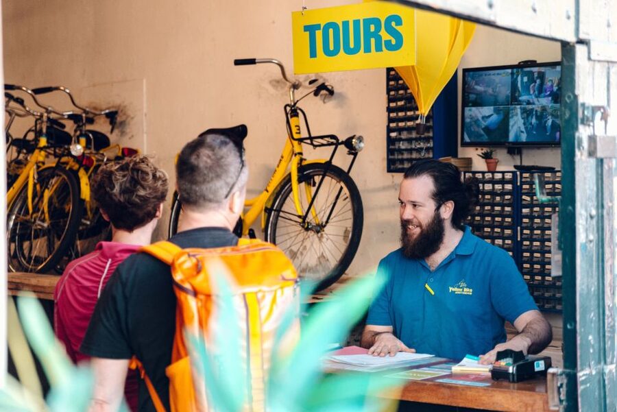 Amsterdam: Relaxed City Highlights Guided Bike Tour - Getting comfortable on Amsterdam’s bike lanes