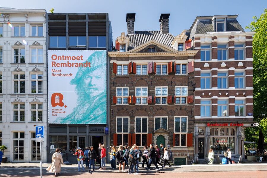 Amsterdam: Rembrandt House Museum Entrance Ticket - Using the multimedia tour room by room