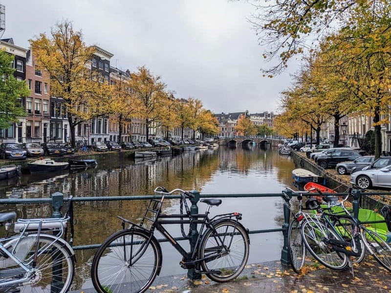 Amsterdam: Rembrandt & Van Gogh walking tour - Oudemanhuispoort and a different side of the route