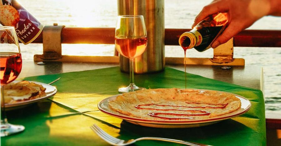 Amsterdam: River Cruise With All-You-Can-Eat Dutch Pancakes - What arrives at the all-you-can-eat pancake buffet