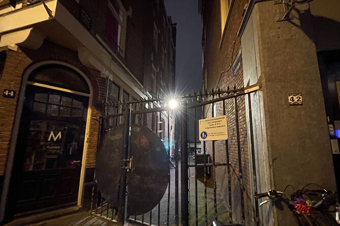 Amsterdam’s Ghostly Experiences Group Tour - Spinhuissteeg, a creepy little alley