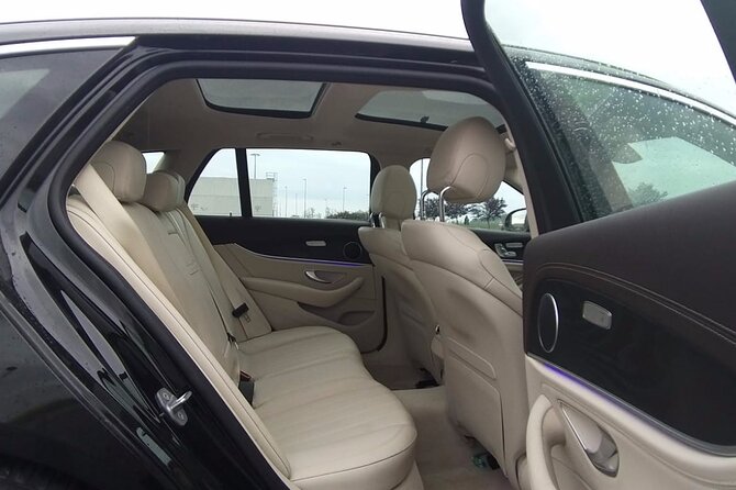 Amsterdam Schiphol Airport (AMS) to Amsterdam - Arrival Private Transfer - Booking details that matter