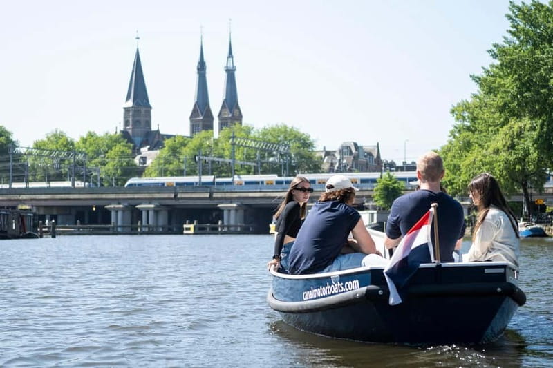 Amsterdam: Self-Drive Boat Rental - Getting comfortable at the controls