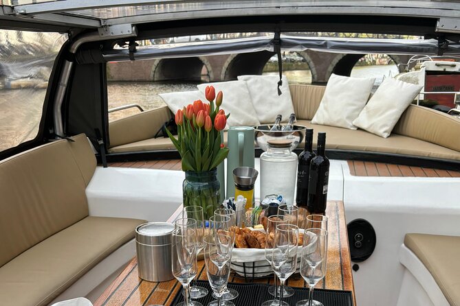 Amsterdam Small-Group Breakfast Morning Cruise - Starting on Keizersgracht with a small group