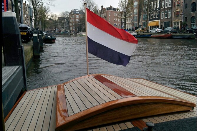 Amsterdam small-group canal cruise in 1920s saloon boat - Is $72 fair for one hour on the canals?
