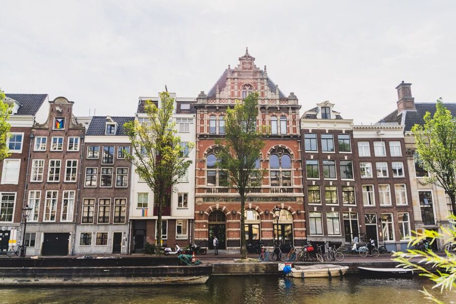Amsterdam Small-Group Walking Tour - Begijnhof: a quieter turn in the center