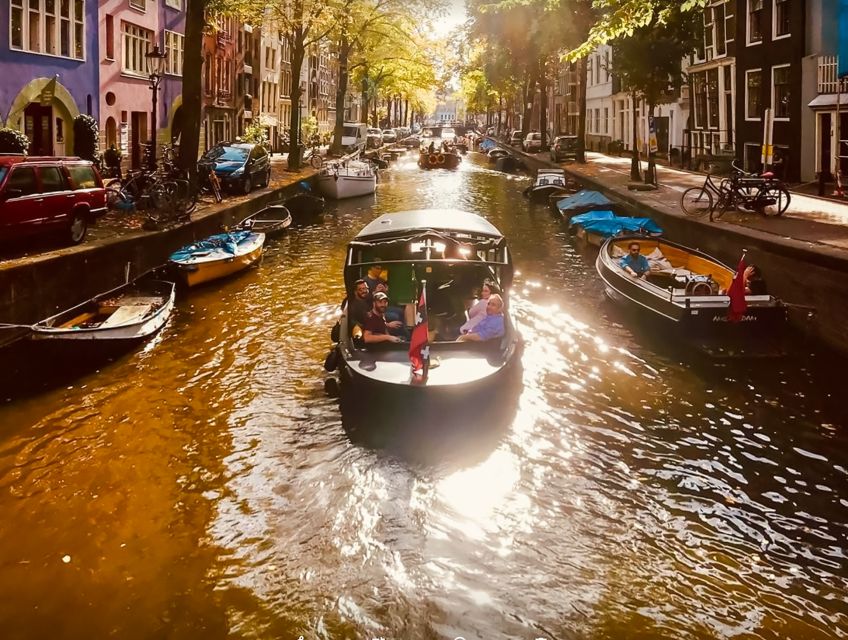 Amsterdam: Smoke and Lounge City Boat Cruise - What this Amsterdam canal cruise is really like
