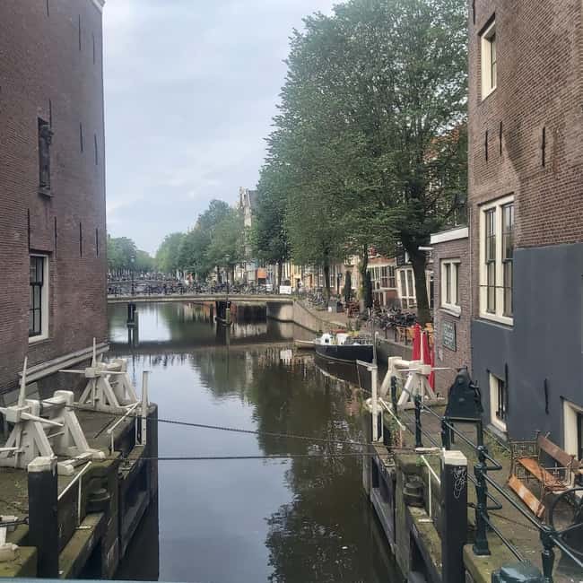 Amsterdam: Spanish Tour Unmasking the Redlight District - The heart of the Red Light District