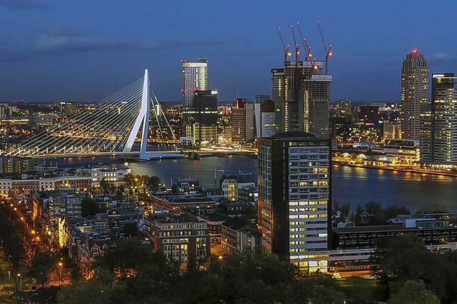 Amsterdam: The Hague, Delft and Rotterdam Private Day Tour - Rotterdam and the city rebuilt after war