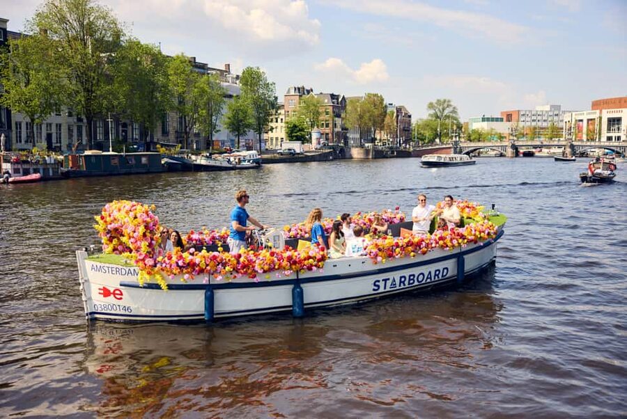 Amsterdam: The Original Flower Boat with Local Guide and Bar - Herengracht: the long central stretch