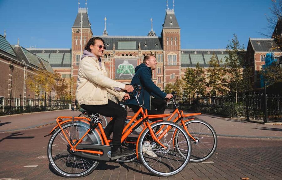Amsterdam: Top Highlights Guided Bike Tour EN/DE/ES/FR/IT/CN - How difficult is cycling in Amsterdam?