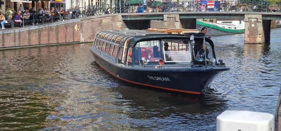 Amsterdam: Traditional Canal Cruise with Bar on Board - Key points to know before booking