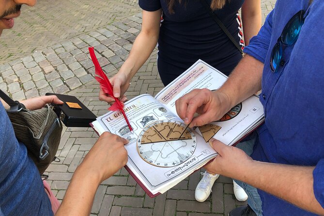 Amsterdam Treasure Hunt: The Mystery of a Secret Sender - Stop 5: Amsterdam Museum and the final clues
