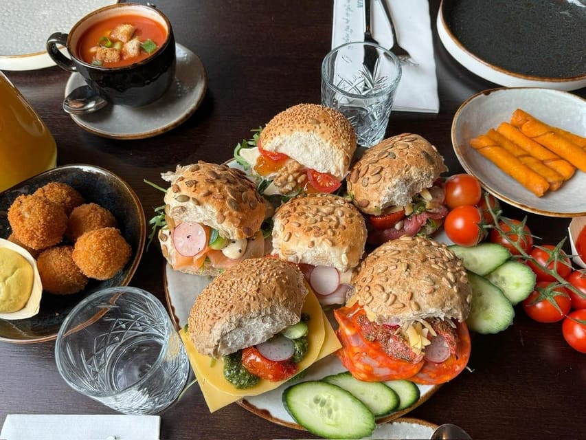 Amsterdam: Tulip Fields Day Tour with Lunch & Windmill - A Dutch lunch in Onderdijk