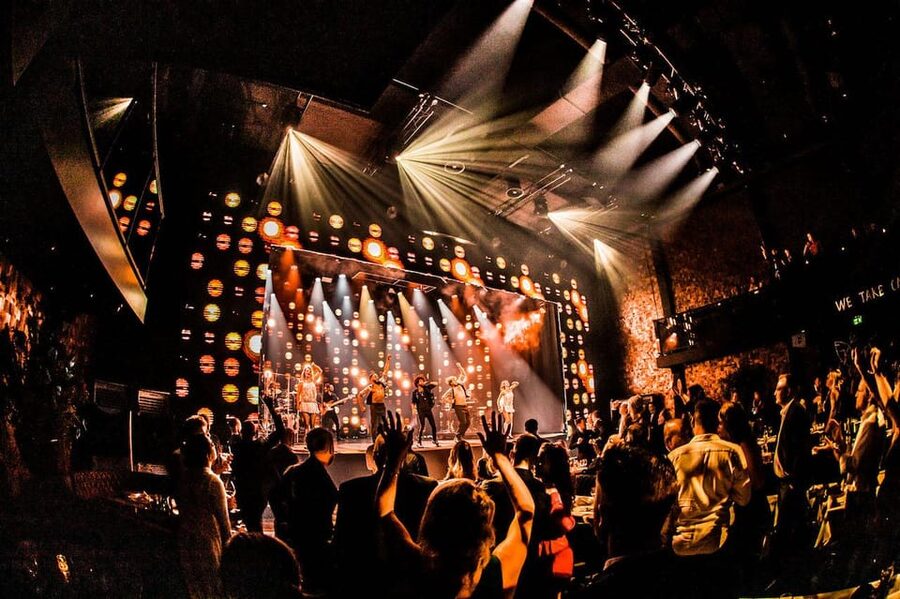 Amsterdam: VEGAS Dinner Show with 3-Course Sharing Menu - A Las Vegas-style night in Amsterdam