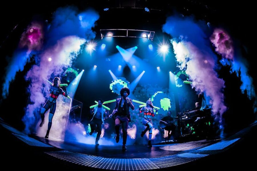 Amsterdam: VEGAS Dinner Show with 3-Course Sharing Menu - Is $169 a fair price?