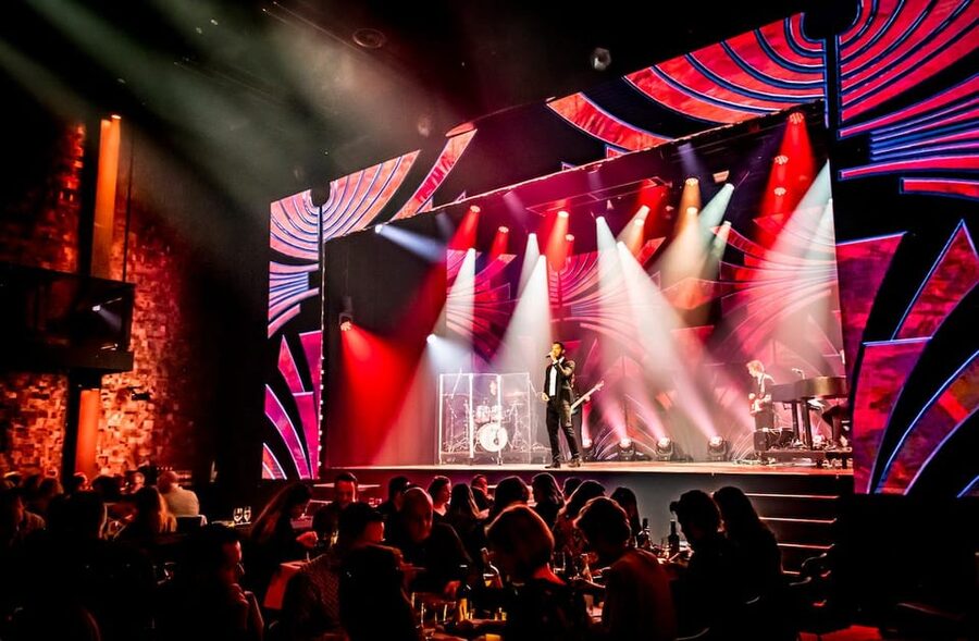 Amsterdam: VEGAS Dinner Show with 3-Course Sharing Menu - Who will enjoy VEGAS most?
