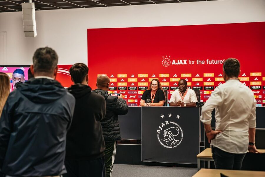 Amsterdam: VIP Johan Cruijff ArenA Tour with Drink and Scarf - Inside the Ajax dressing room